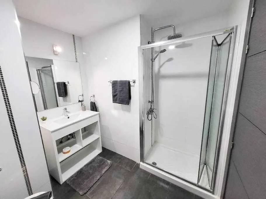 Opera Beach House Ac Wifi Fuengirola İspanya